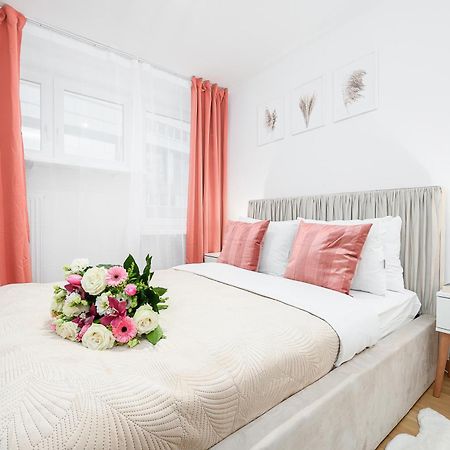 Lumina Apartment Opposite The Palace Of Culture And Science Warszawa Eksteriør billede